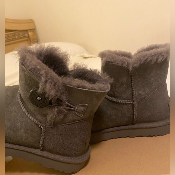 Ugg boots women’s size 8 - Picture 5 of 7